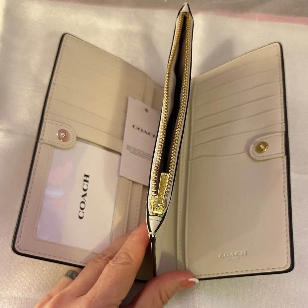 Coach Signature Slim Zip Wallet In Light Khaki/Chalk. NWTs